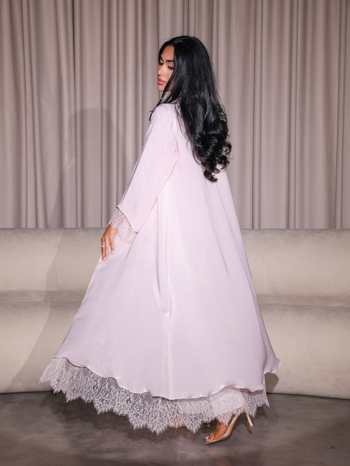 NAOMI Abaya